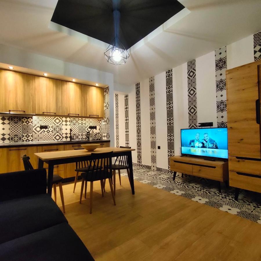 Gekas Premiun City Center Apartment 卡兰巴卡 外观 照片